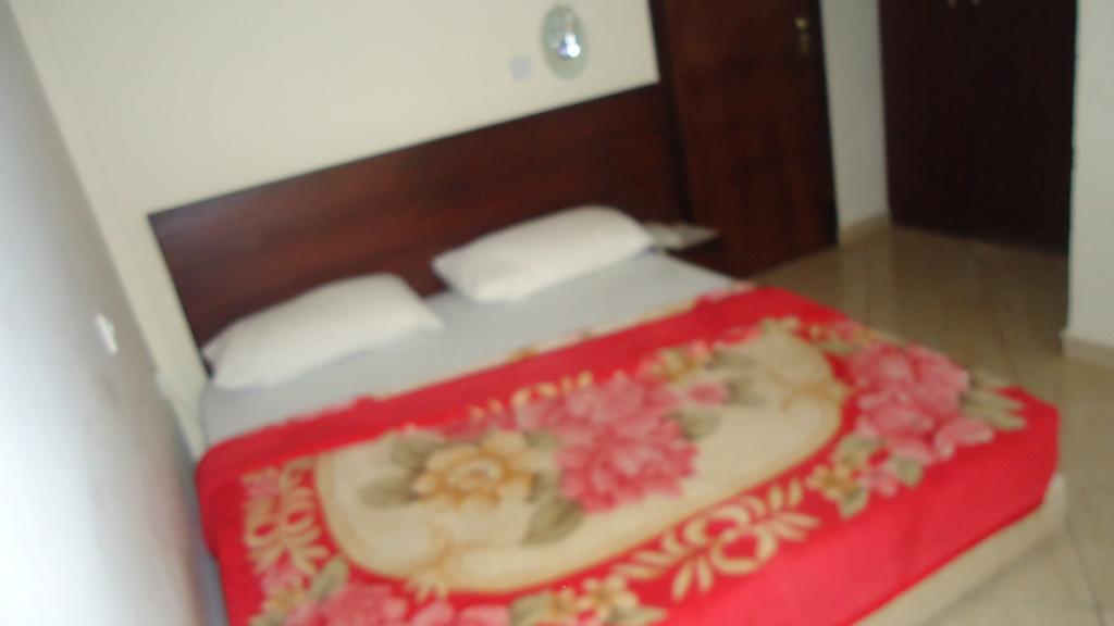 Wadoma Royale Hotel Kumasi Quarto foto