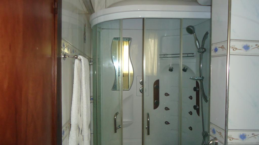 Wadoma Royale Hotel Kumasi Quarto foto