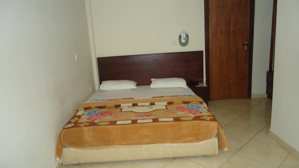 Wadoma Royale Hotel Kumasi Quarto foto