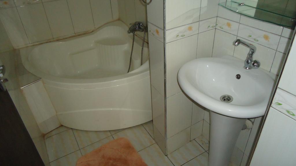Wadoma Royale Hotel Kumasi Quarto foto